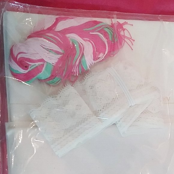 1983 Paragon Needlecraft kit - Picture 5 of 10